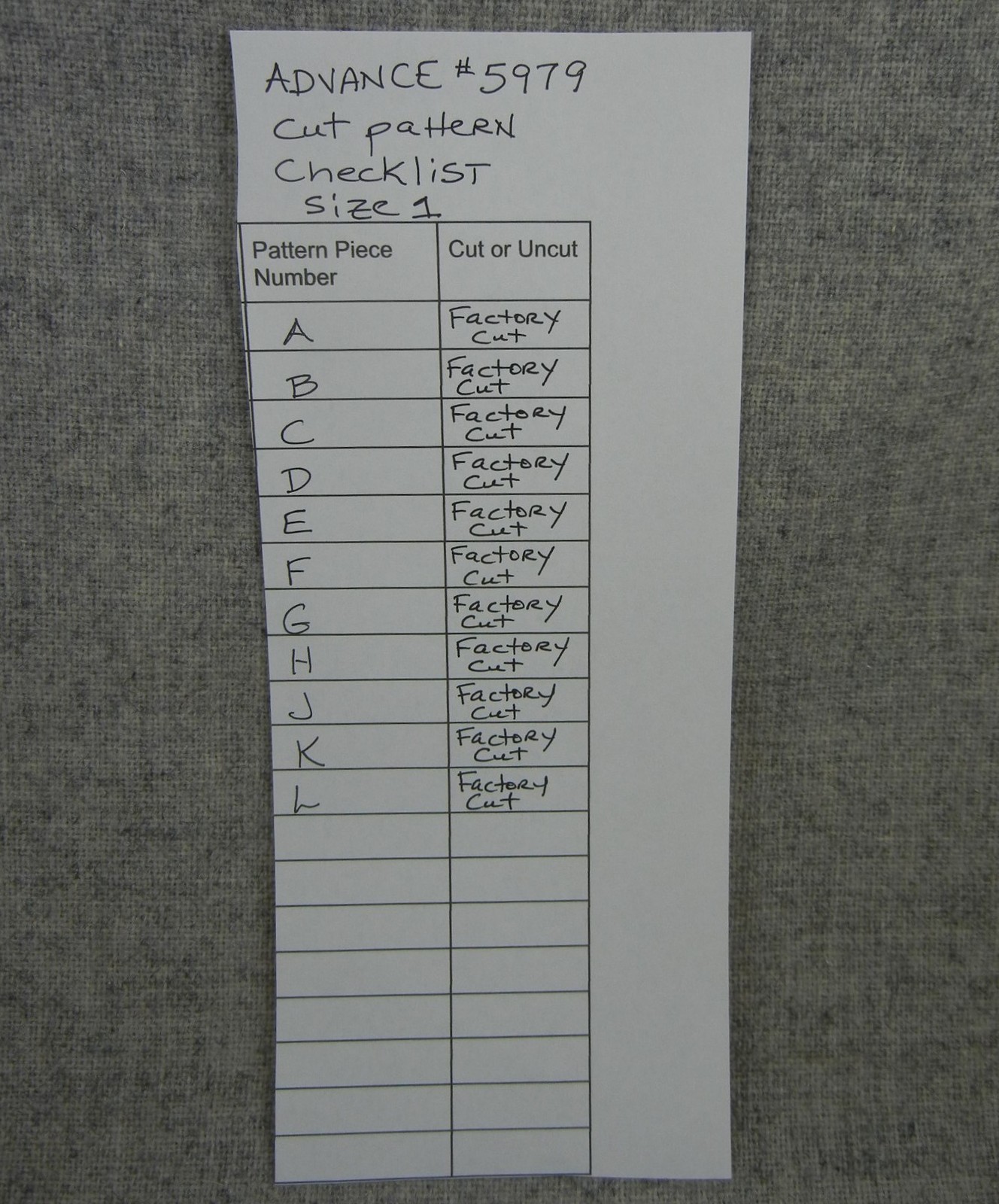 Advance 5982 Girls Toddler Peignoir Robe sleeves pockets size 4 Factory Cut