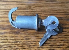 1939 Chrysler Desoto Glove Box Lock Wlogo Keys Vtg 1930s Mopar Nos Dash 1939 Chrysler Desoto Glove Box Lock Wlogo Keys Vtg 1930s Mopar Nos Dash