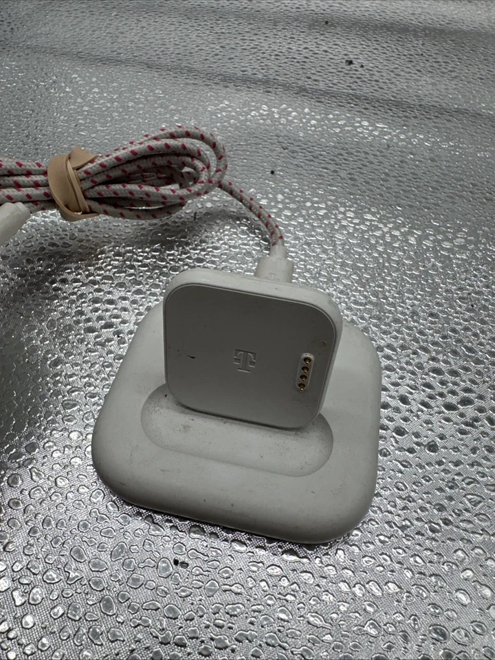 SyncUP KIDS Watch Dock - Charging Dock with USB A - USB C cable.    d3 - Image 2 of 3