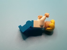 LEGO Fred Jones Scooby Doo Minifigure 75902 Mystery Machine cracked arm