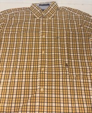 Tommy Hilfiger Men  s Short Sleeve Button Down Collar Shirt; Medium, Plaid