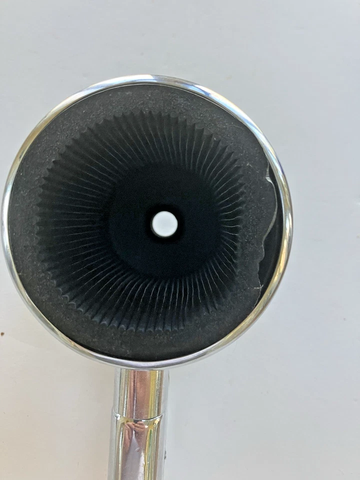 Suporte para copo de bebidas Harley couro cromado/preto Kruzer Kaddy - Imagem 4 de 4