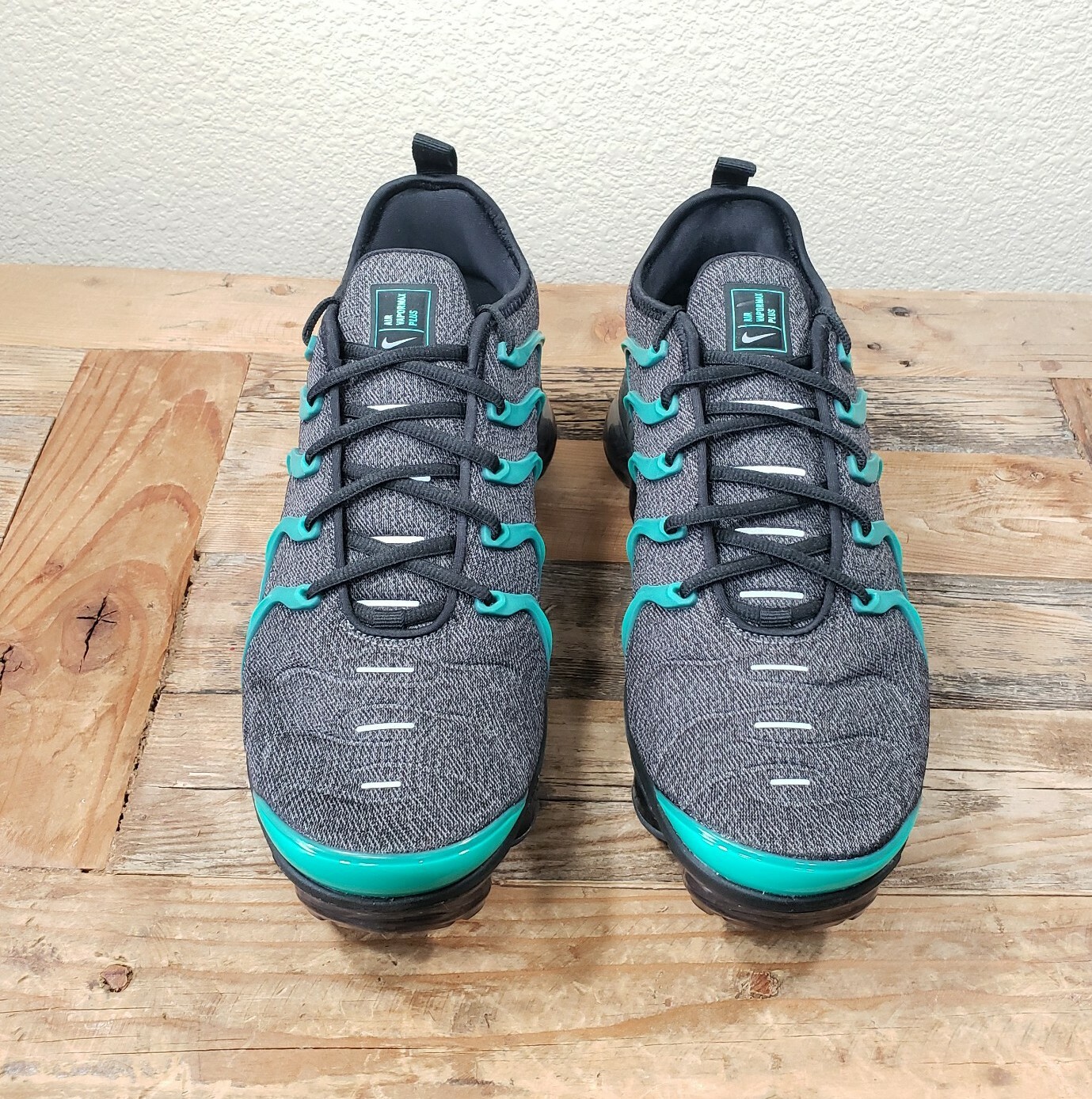 Size 11.5 Nike Air Vapormax Plus Mens Shoes Black~Emerald "Eagles" 924453-013 thumbnail 4