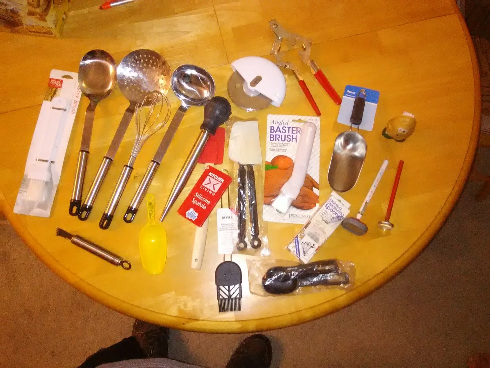 Bundle of 20 Kitchen Utensils (Half Brand New!)
Opens in a new window or tab