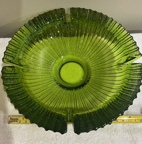 Vintage/MCM/1960s, Blenko #624 Sunburst Art Glass Ashtray, Olive Green (1)