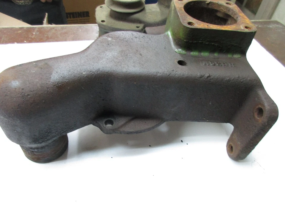 USED JOHN DEERE A TRACTOR VORTEX AIR CLEANER MANIFOLD ADAPTER BRACKET A526R - Image 4 of 4