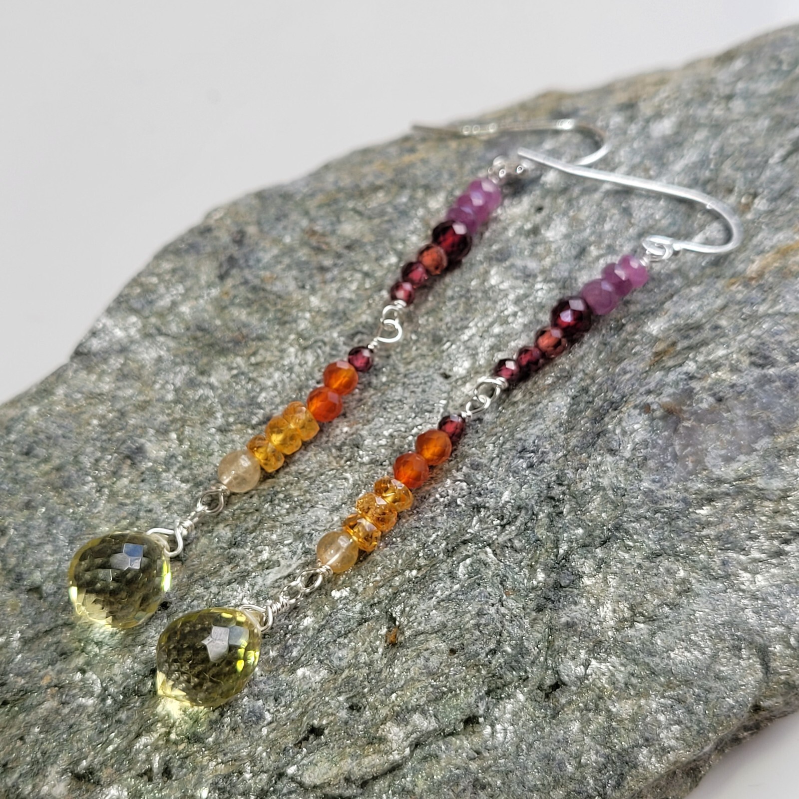 Boucles d'oreilles rubis et tourmaline le cadeau d'anniversaire idéal