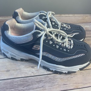 من الذى نجمة تحويل skechers 11860 