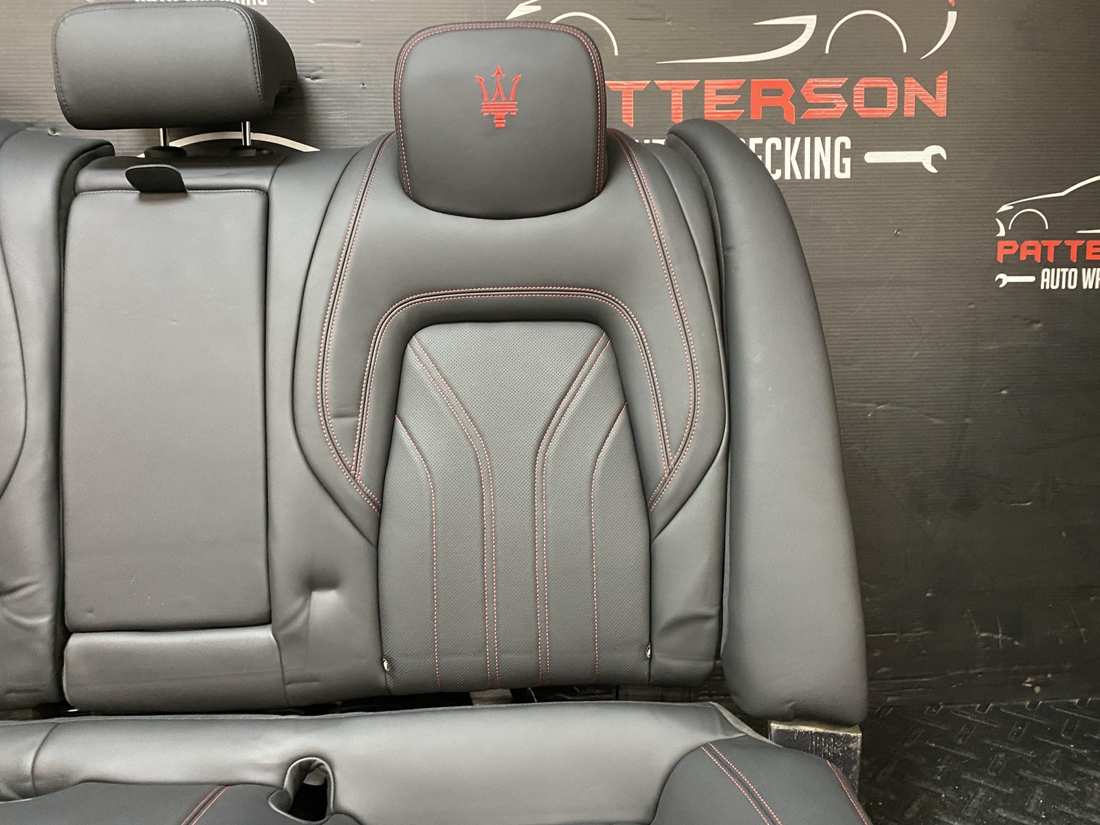 2022 MASERATI QUATTROPORT REAR SEAT BLACK LEATHER INTERIOR 1NE RED STITCHING