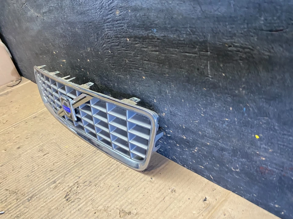 Parrilla superior delantera Volvo S80 1999 a 2006 OEM S9602 DG Foto 2 de 4