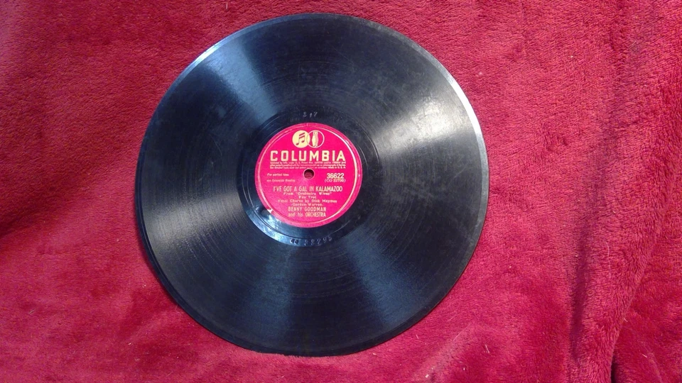 Benny Goodman Serenade in Blue/I've Got a Gal in Kalamazoo Columbia 36622 vg+ - Image 2 of 4