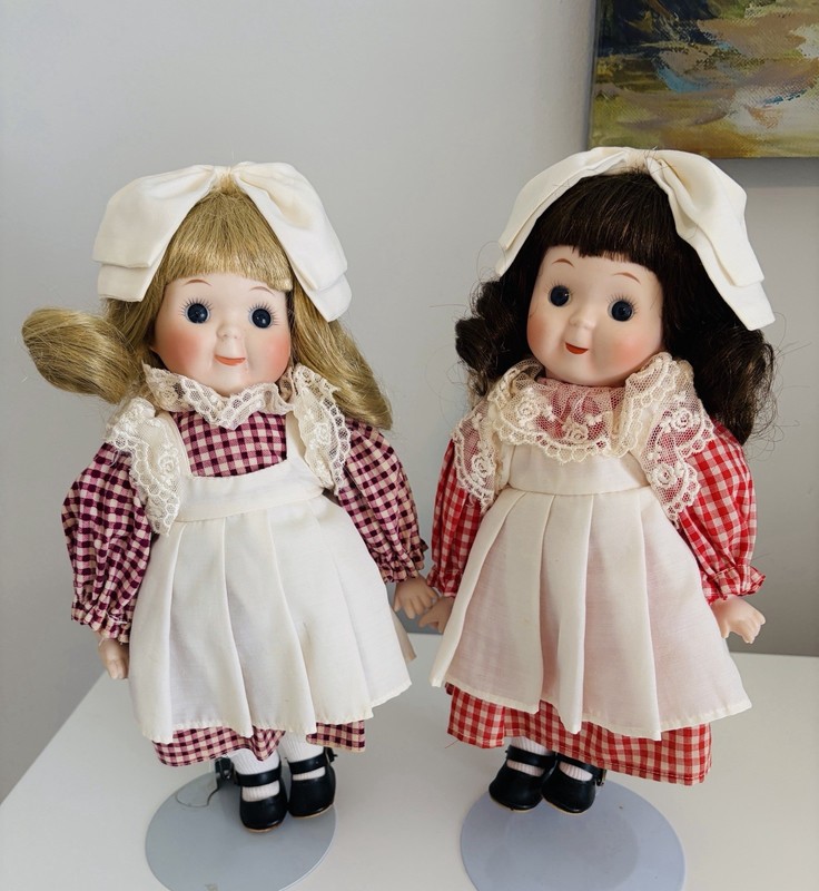 Pair of BIG EYE Dolls Porcelain Little Girls Blonde and Brunette Hair 1983 Mint!