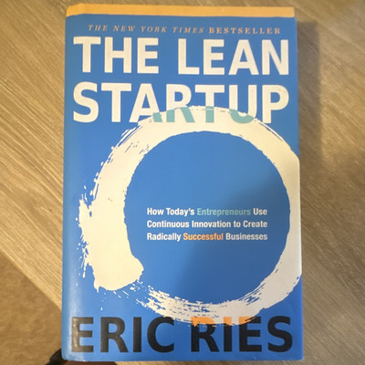 The Lean Startup - Eric Ries Hardcover w/ Dust Jacket Business Entrepreneurship