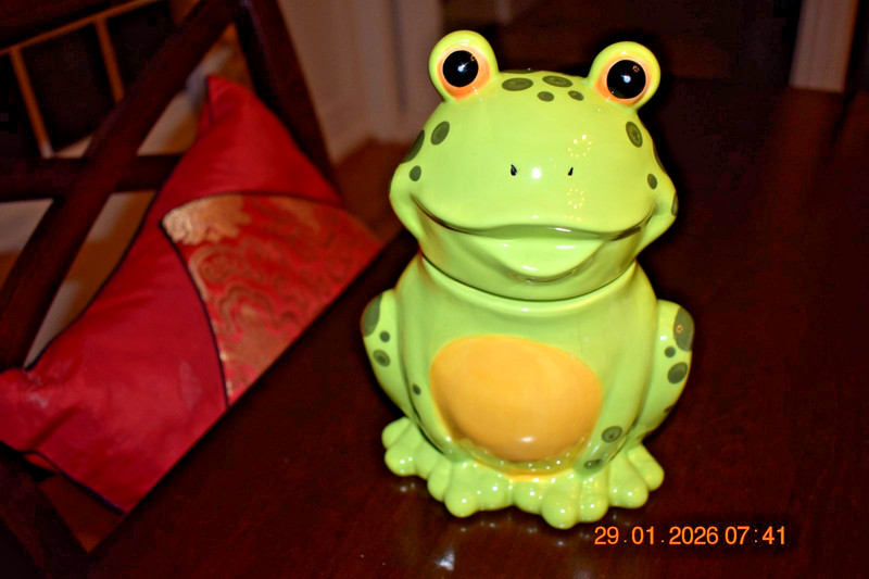 Vintage Pacific Giftware Frog Toad Glossy Ceramic Treat Cookie Storage no 13160