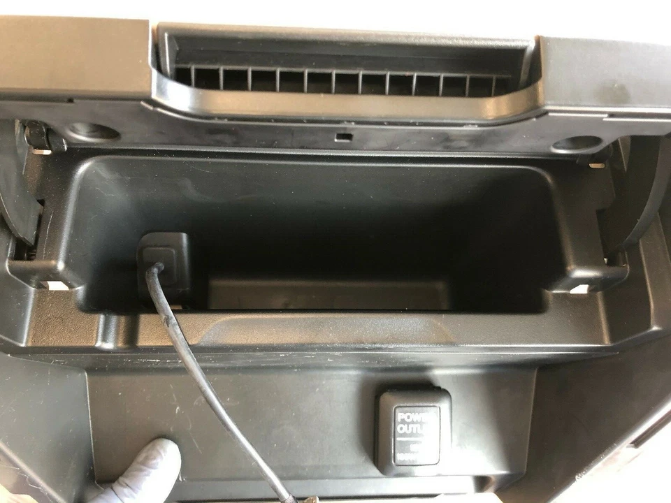 Honda CR-Z 2011-2016 tablero delantero consola central embellecedor bisel con toma de corriente USB Foto 4 de 4