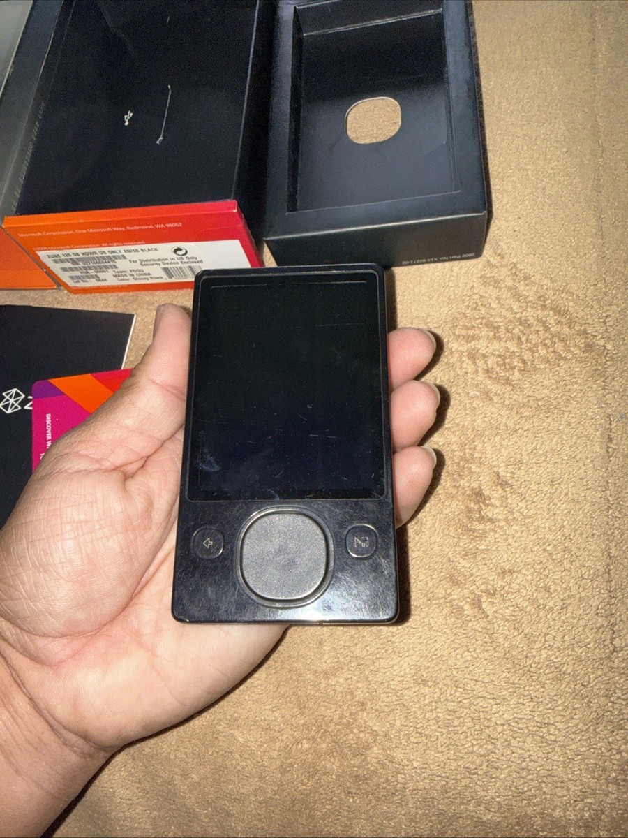 Microsoft Zune Model 1376 120GB Black Digitial MP3 Media Player No