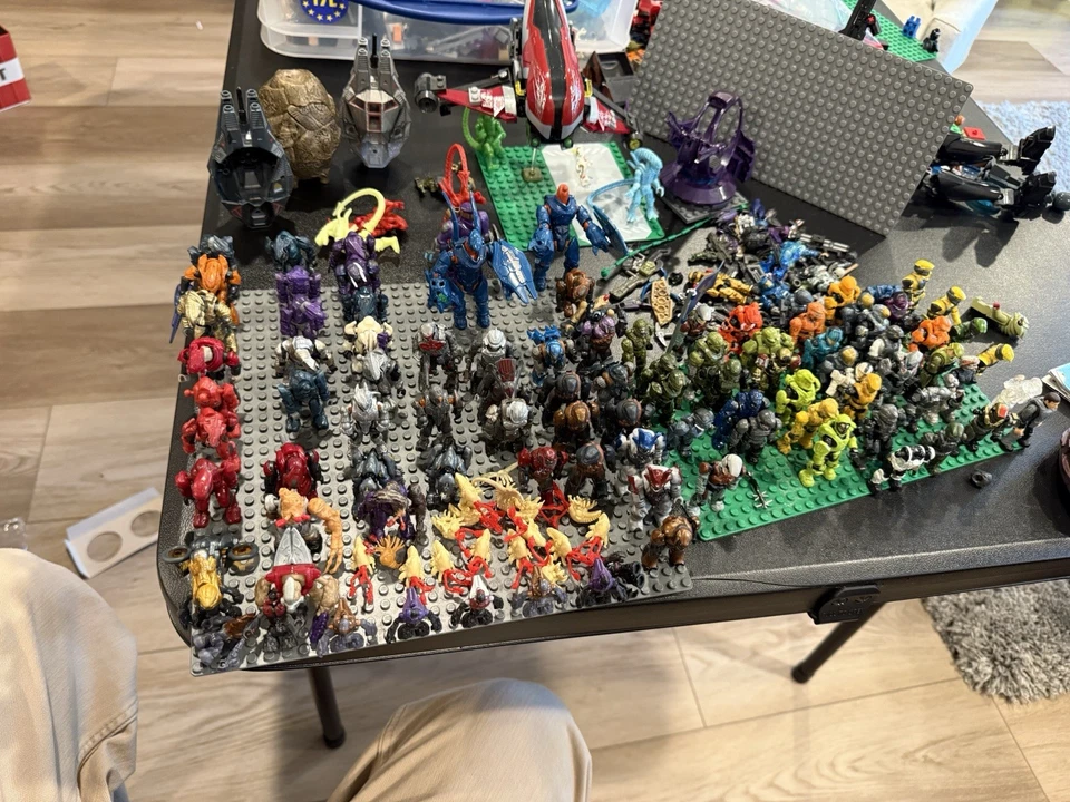 Mega Block Collection Includes, Elites, Spartans, Aliens, Grunts & Brutes - Image 2 of 4
