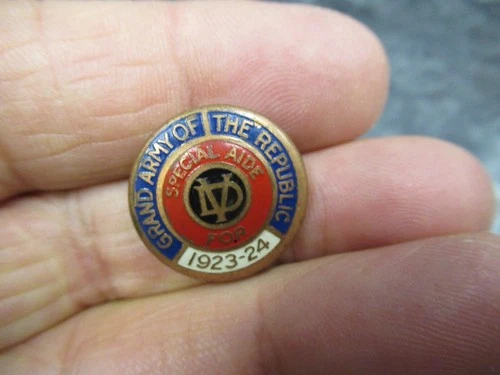Grand Army Republic Daughters Civil War Veteran's For Special Aide Pinback 1923