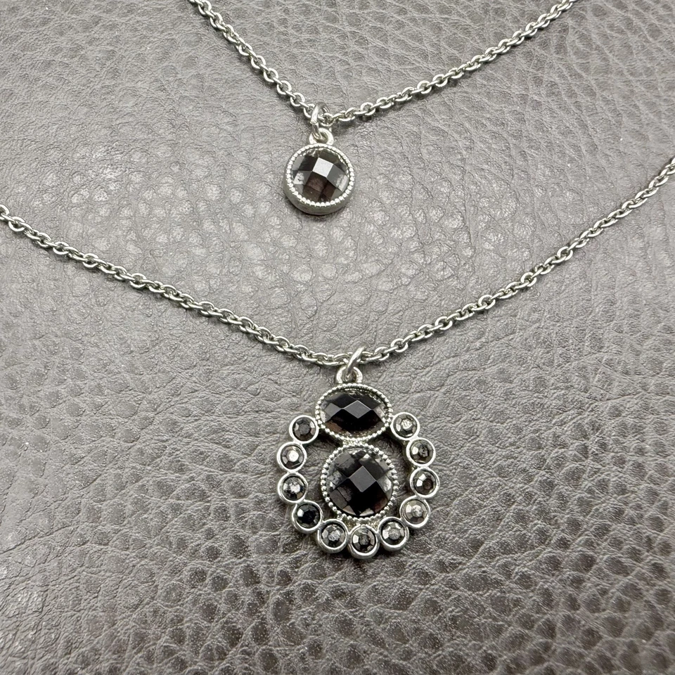 Collar Liz Claiborne Capas Doble Cadena Piedra Facetada Tono Plata Joyería Foto 3 de 4