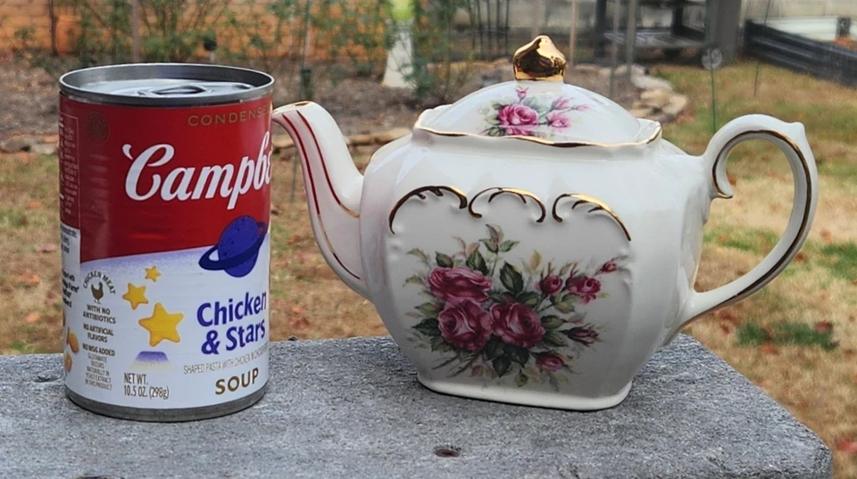 TETERA PEQUEÑA PORCELANA VINTAGE~WINDSOR~INGLATERRA~BLANCA CON FLORES ROSAS FLORALES Foto 4 de 4