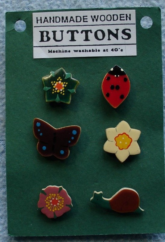 6 Handmade WOODEN  Bug & Flower BUTTONS on CARD  Butterfly Snail Ladybug Flowers