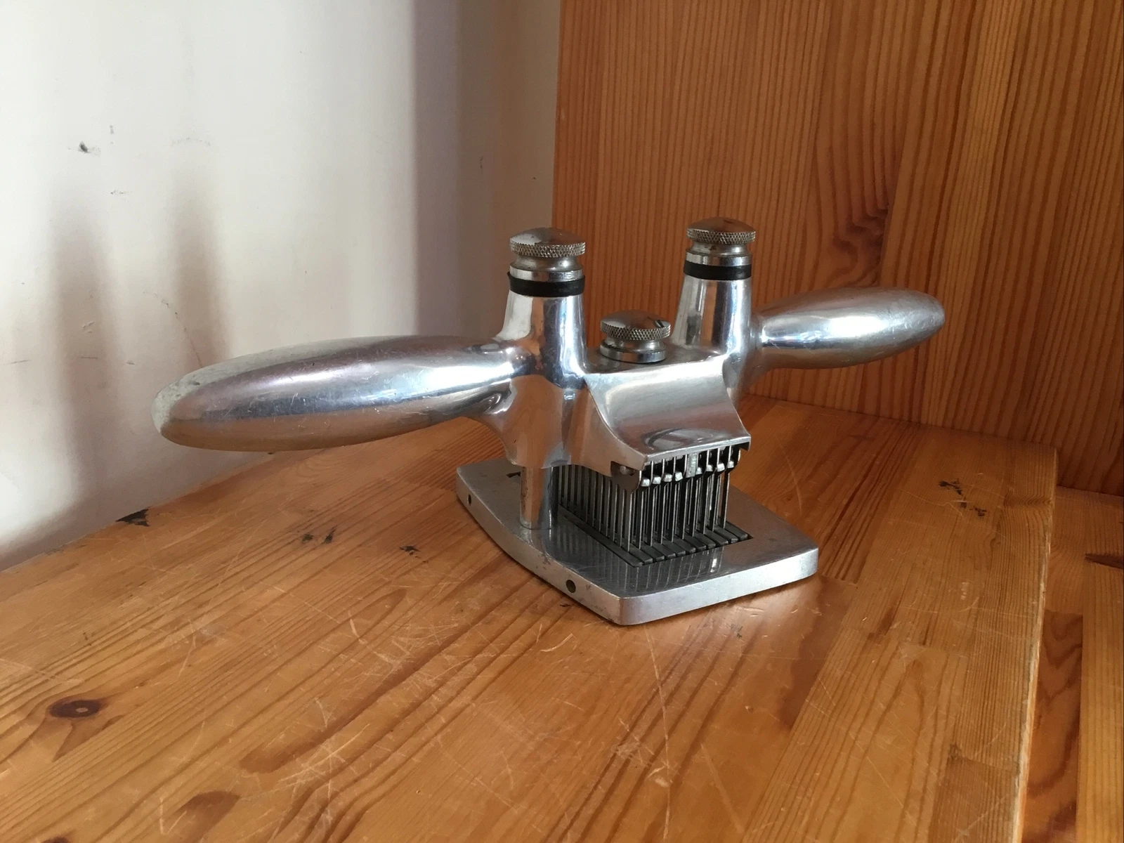 Coupax CSR 4100 Heavy Duty French Meat Tenderiser Attendrisseur + Spares France
Opens in a new windo