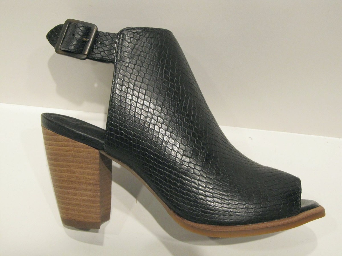 New in Box NIB UGG Australia Womens Black Audrey Exotic Leather