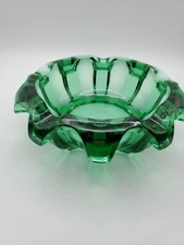 Vintage Fenton Emerald Green Handsome Ashtray