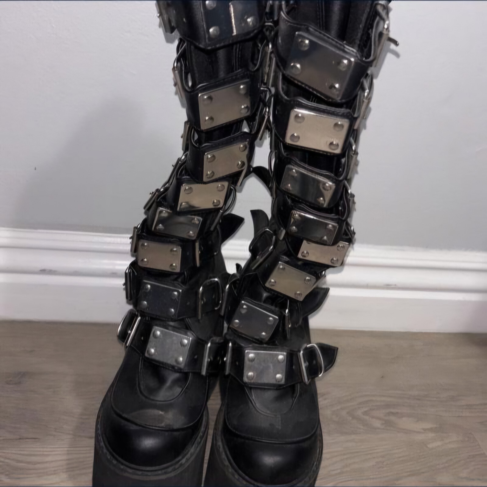 Demonia Swing 815 - image 1