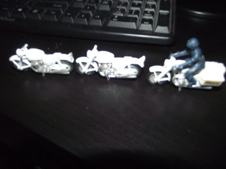 Matchbox №33 HONDA 750 1977 Police Motorcycle With Rider.+ 2 without .Un-boxed. - Image 2 of 4