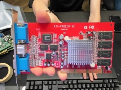 ATI TECHNOLOGIES INC Radeon 7000 64MB 2CRT+TV SDR [ID 064] Retro Grafikkarte AGP