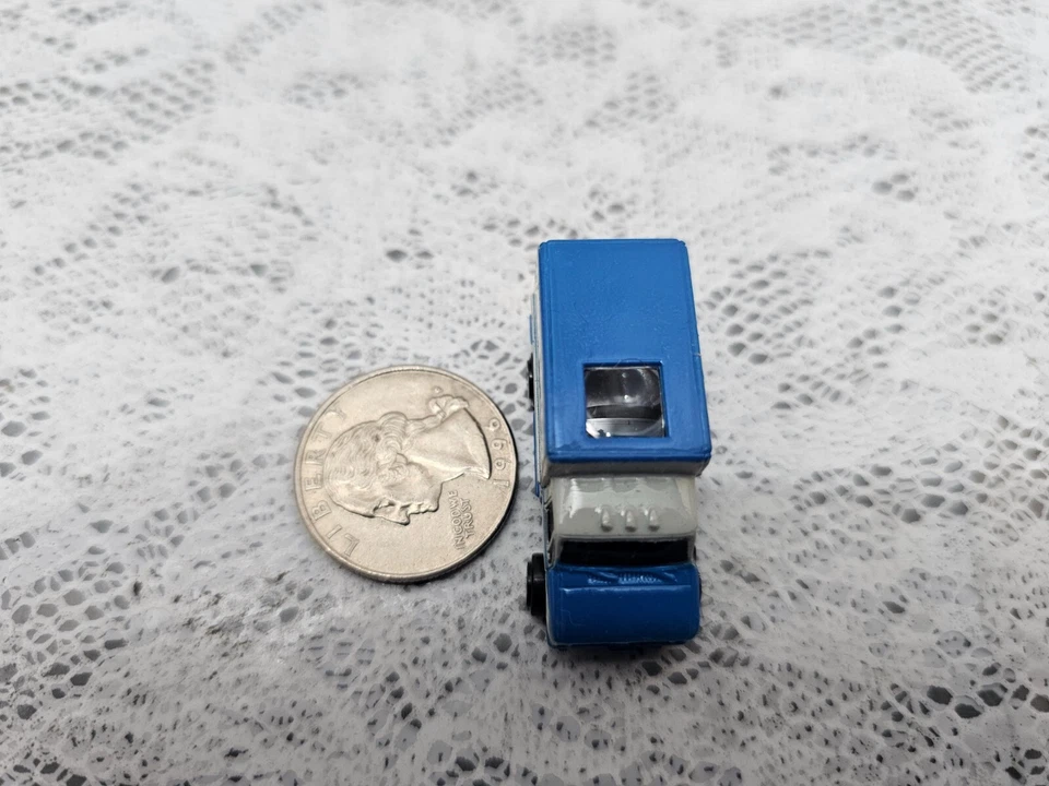 Camión de carga Ford Micro Machines Movin' Private Eyes blanco azul Foto 4 de 4