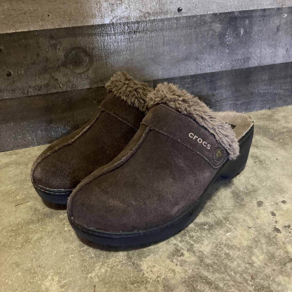 Crocs cobbler suede best sale clogs