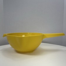 Tupperware Vintage #1523-3 Yellow 2 qt Strain...