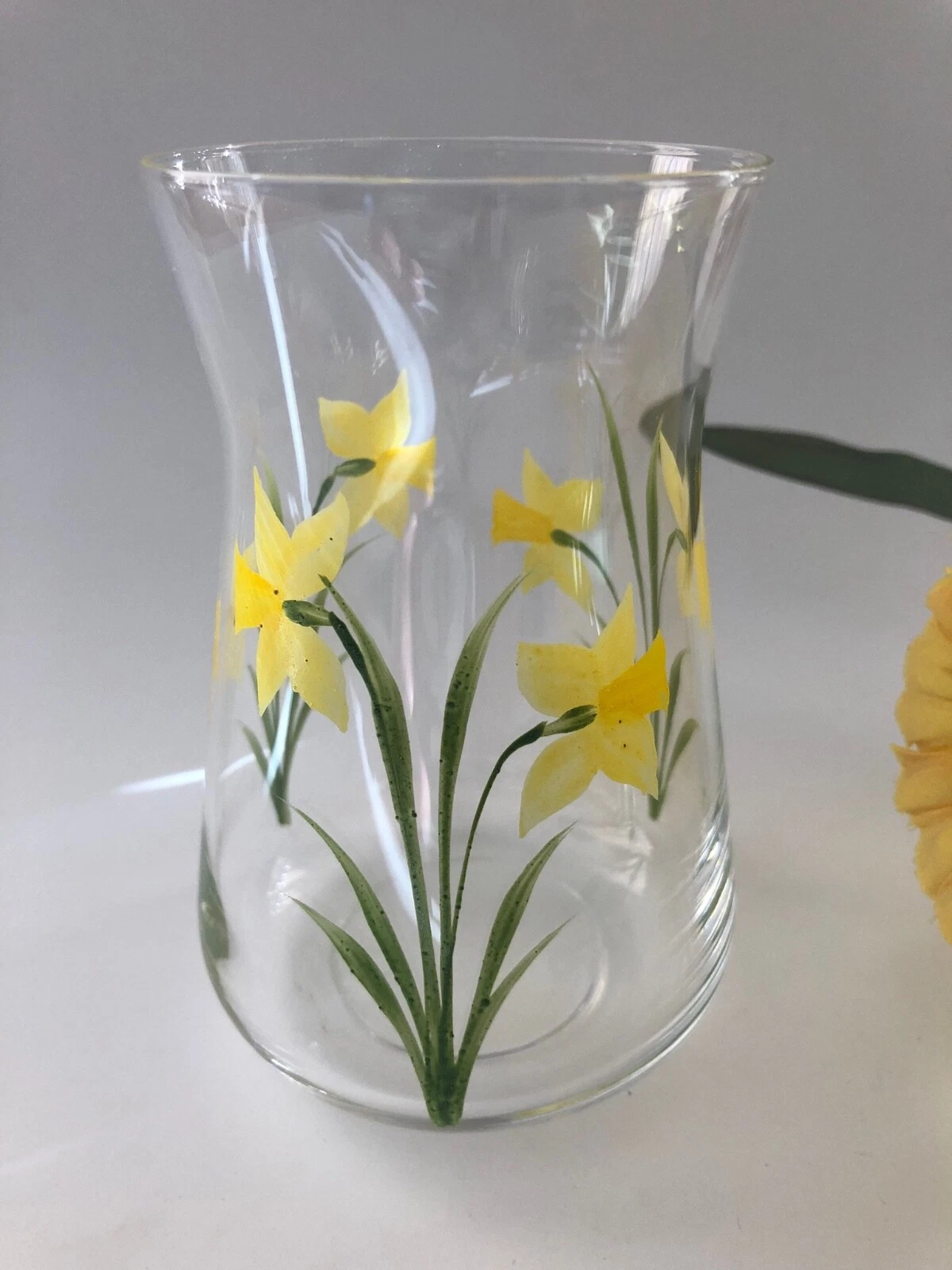 Individually Hand Painted Daffodil Design Small Vase
Opens in a new window or tab