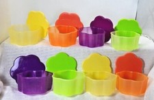 Small Containers - Set of 8 colorful scalloped cups with lids