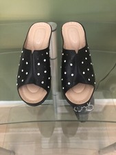 Jeweled Open Toe Wedges Black