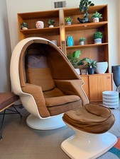 Lee West Alpha Stereo Egg Chair.  Mid Century Modern Fiberglass.  Original.