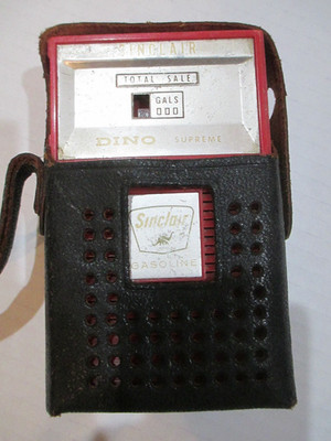 Vintage Sinclair Gasoline Dino Supreme Gas Station Promo Transistor Radio   A19