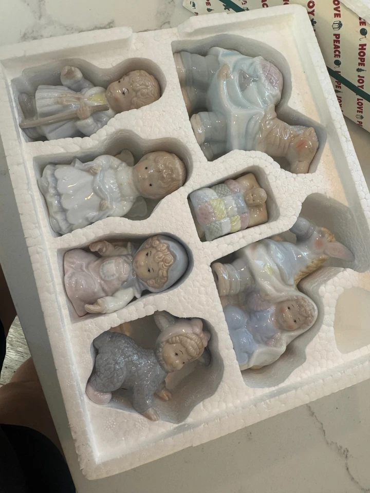 House Of Lloyd SCHOOL PAGEANT NATIVITY Set Christmas Around The World 1996 NOS - Image 4 of 4