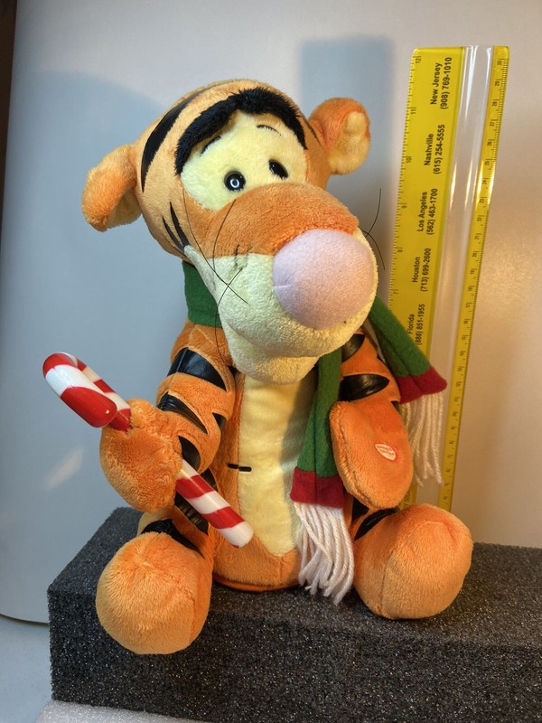 Disney Christmas Tigger Plush Animated Singing “Deck the Halls” Winnie the Pooh