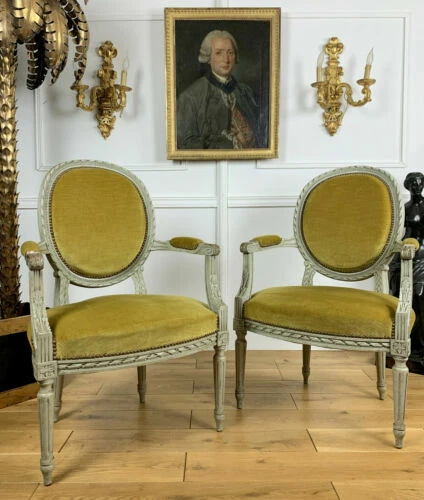 Fauteuils du XIXe siècle, style Louis XVI