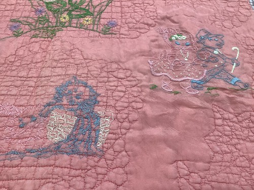 Vintage All Silk Satin Embroidered Baby Blanket - Picture 5 of 12