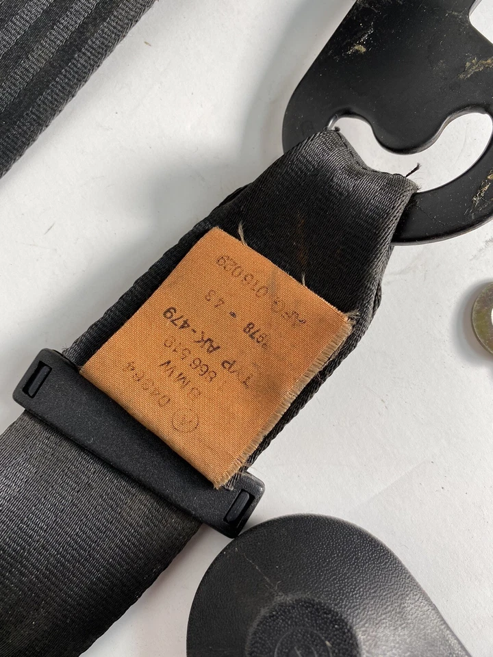 BMW E24 635csi M6 front seat belts complete left right vintage  - Imagem 3 de 4