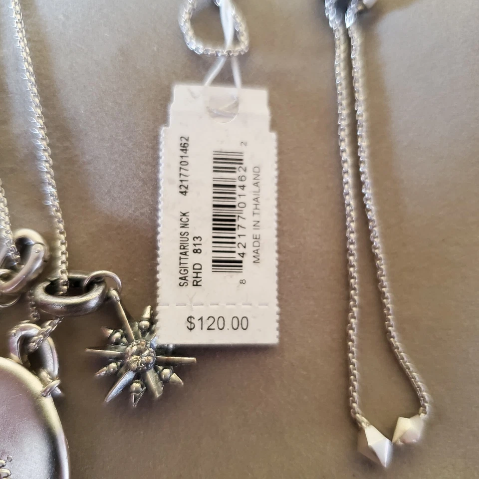 Collar Kendra Scott Sagitario Charm Foto 4 de 4