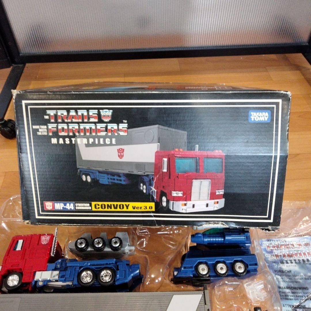 TAKARA TOMY Transformers Masterpiece Figure MP-44 Optimus Prime
