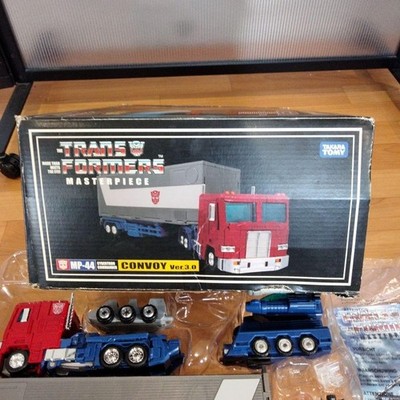 TAKARA TOMY Transformers Masterpiece Figure MP-44 Optimus Prime
