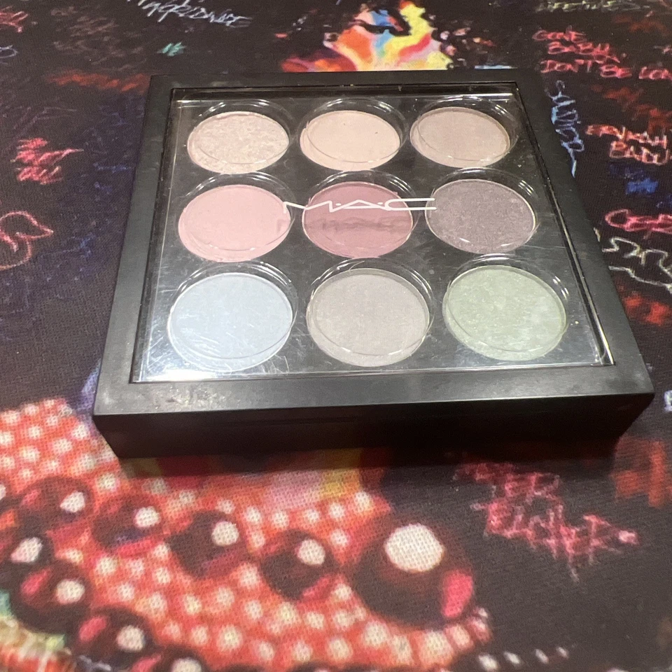 MAC Eyeshadow Palette 9-Color Neutral & Pastel Shades - Image 3 of 4