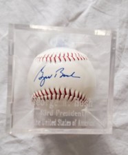 President GEORGE W BUSH Signature Baseball with PRESIDENTIAL SEAL in Case