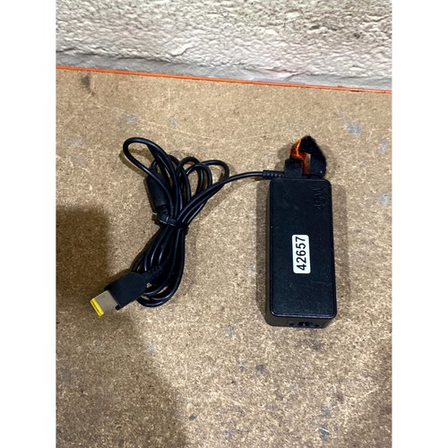 Lenovo ADLX45NCC3A AC/DC Netzteil schwarz 20 V 2,25-Amp für ThinkPad Laptops